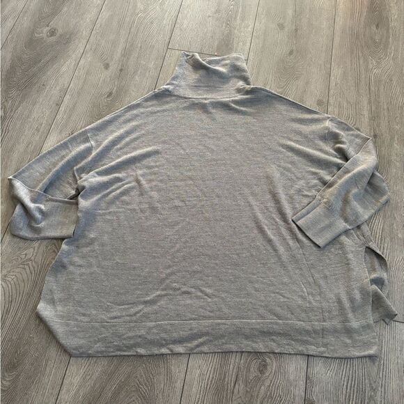 Zara woman’s turtleneck very soft and beautiful with open sides NWOT - Picture 2 of 5